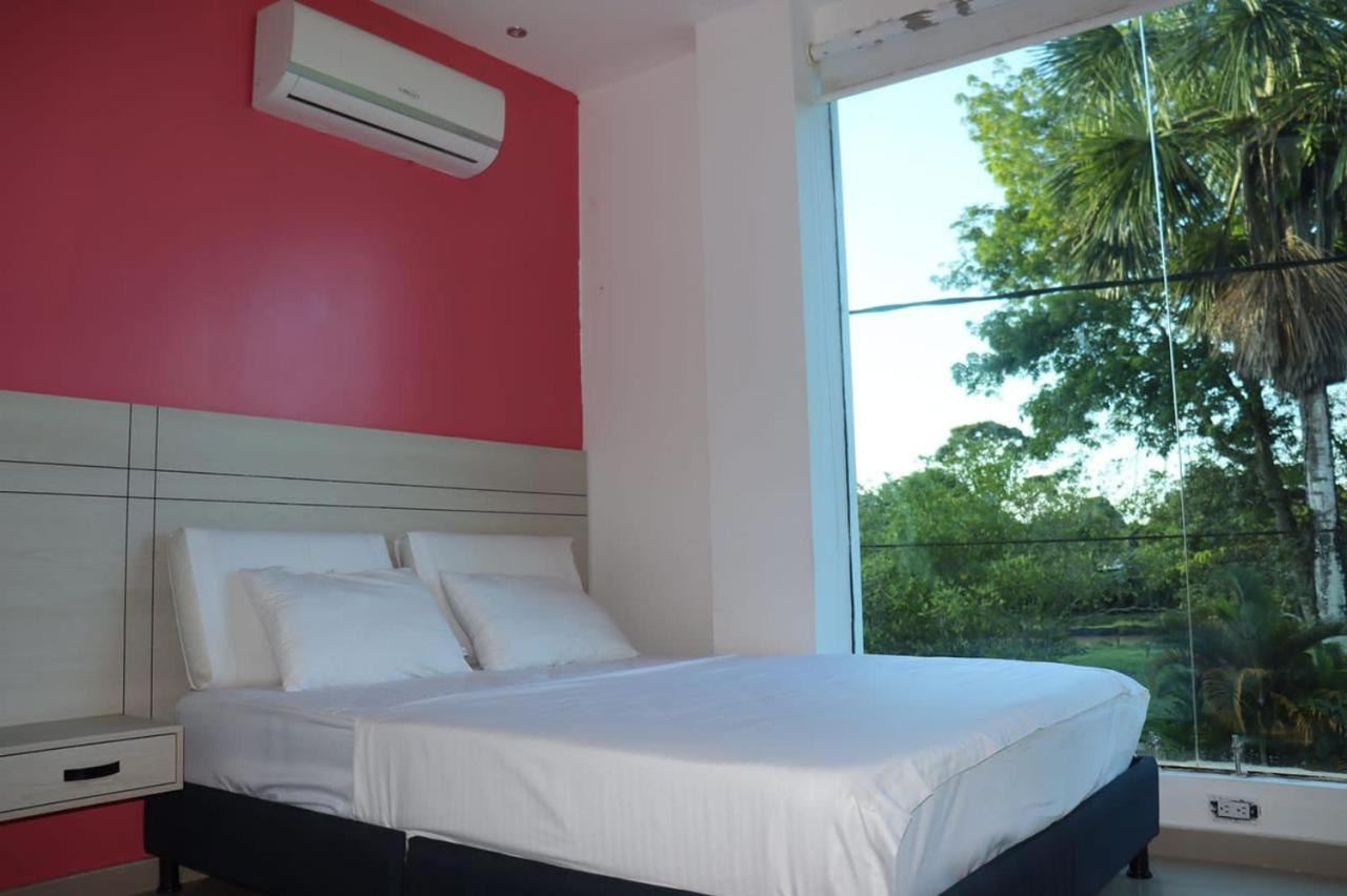 Hotel River Suite Летисия Екстериор снимка
